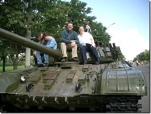 IMGP0791_tank with mo + andrew.JPG